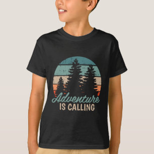 Abenteuer ruft Reise Bergwandern Wanderer  T-Shirt