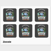 Abenteuer ruft uns an quadratischer aufkleber (Blatt)