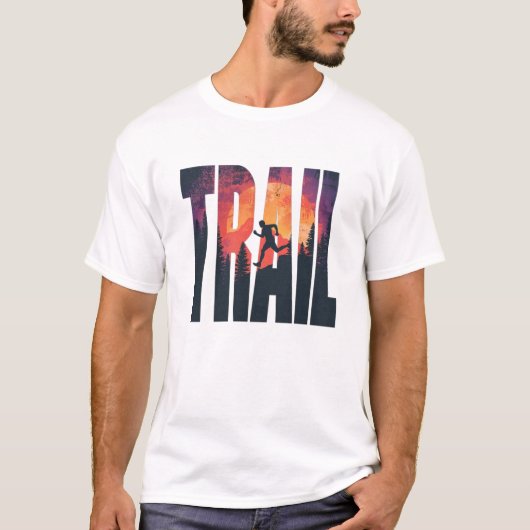 Abenteuer Trail Runner Typografie Kunst T-Shirt (Vorderseite)