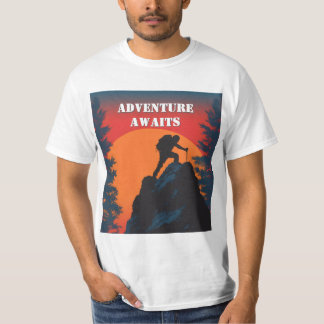 Abenteuer warten Bergsilhouette Retro-Sonnenunterg T-Shirt