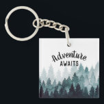 Abenteuer Wasserfarbe Rustikaler Wald Schlüsselanhänger<br><div class="desc">Aquarellmaler rustikaler Wald "Abenteuer erwartet" Schlüsselanhänger. Personalisierbar!</div>