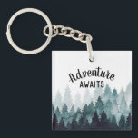Abenteuer Wasserfarbe Rustikaler Wald Schlüsselanhänger<br><div class="desc">Aquarellmaler rustikaler Wald "Abenteuer erwartet" Schlüsselanhänger. Personalisierbar!</div>