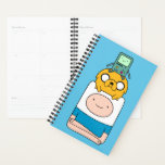 Abenteuerzeit | BMO, Jake & Finn Planer<br><div class="desc">Karo diese niedliche BMO-Grafik oben auf Jake auf Finn!</div>