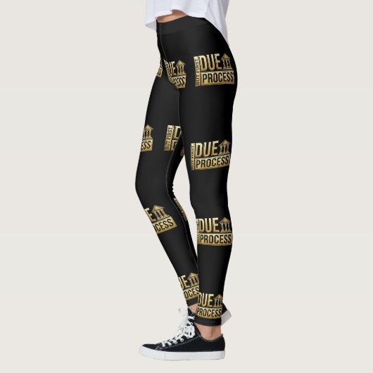Aber zuerst einmal ordentlicher Prozessanwalt und  Leggings (Links)