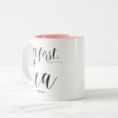 Aber zuerst, Tee | Moderne Kalligraphie Personalis Zweifarbige Tasse (Vorderseite Links)