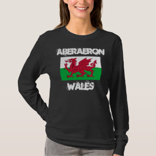 Aberaeron, Wales mit walisischer Flagge T-Shirt