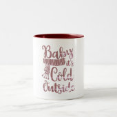 Abgeblendetes Baby seine kalte Outside Script Zwei Zweifarbige Tasse (Mittel)