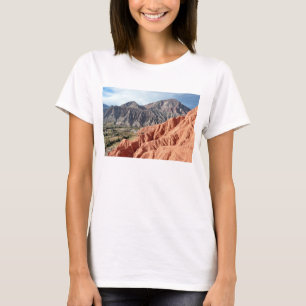 Abgefressener Gebirgszug in Salta Provinz T-Shirt