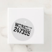Abgelaufener und kratzter Text Workout 247365 schw Geschenkanhänger (Beispiel)
