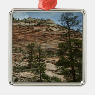 Abgenutzte Felsmauern im Zion-Nationalpark Ornament Aus Metall