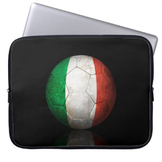 Abgenutzter italienischer Flaggen-Fußball-Fußball Laptopschutzhülle