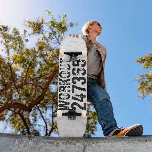 Abgenutzter und kratzter Text Workout 247365 rusti Skateboard (Außenbereich 1)