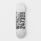 Abgenutzter und kratzter Text Workout 247365 rusti Skateboard (Vorderseite)