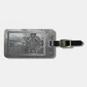 Abgenutztes Metallkreuz Gepäckanhänger (Vorderseite horizontal)