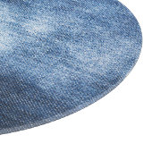 Abgetragener Denim-Stoff, texturierter Hintergrund Schneidebrett (Ecke)