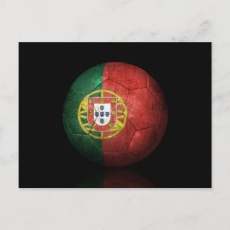 Abgetragener portugiesischer Flaggenfußball-Ball Postkarte
