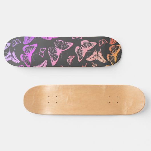 Abnehmende Regenbogenfarbene Schmetterlinge Skateboard (Horizontal)