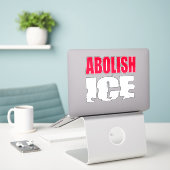 Abolish ICE Aufkleber (Laptop auf Schreibtisch)