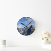 Above Half Dome Runde Wanduhr (Zuhause)