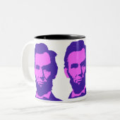 Abraham Lincoln im Pop Art Pink & Lila Zweifarbige Tasse (Vorderseite Links)