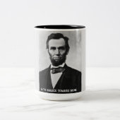 Abraham Lincoln - mit Malice in Richtung Keine Tas Zweifarbige Tasse (Mittel)