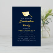 Abschluss 2024 Script Navy Blue Grad Party Gold Folieneinladung (Stehend vorne)