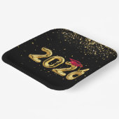 Abschluss 2025 Goldballons und Rote Cap Pappteller (Gewinkelt)