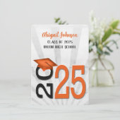 Abschluss 2025 in den Farben Orange und Schwarz Einladung (Stehend Vorderseite)