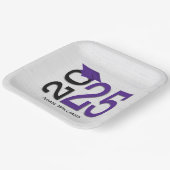 Abschluss 2025 Lila und schwarz auf Holz Pappteller (Gewinkelt)