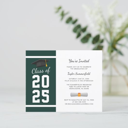 Abschluss 2025 Script Green Grad Party Einladung (Stehend Vorderseite)