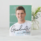 Abschluss Ankündigung Foto männliche Graduate (Stehend Vorderseite)