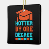 Abschluss Art Hotter nach einem Grad Keramikornament (Links)