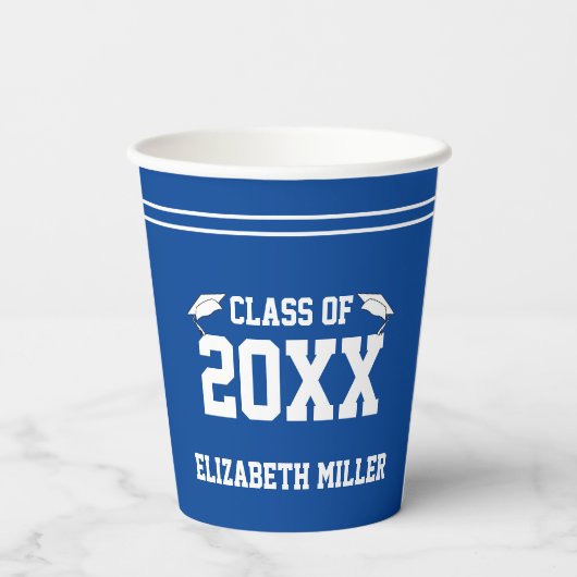 Abschluss Blue and White Grad Name Class of 2025 Pappbecher (Rückseite)