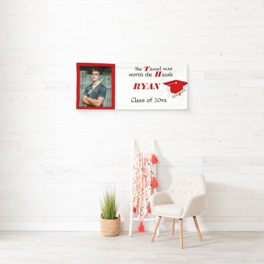 Abschluss, Cap & Tassel, rot und weiß Banner (Insitu)