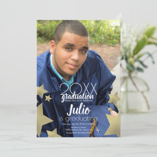 Abschluss Celebration Stars Script Foto Einladung (Stehend Vorderseite)