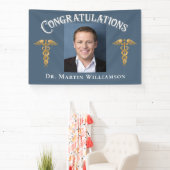 Abschluss der Ärzteärztlichen Krankenschwester Zah Banner (InSitu)