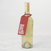 Abschluss der Funny Law School Flaschenanhänger (Angewinkelt)