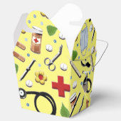 Abschluss der Krankenversicherung 2025 Geschenkschachtel (Geöffnet)