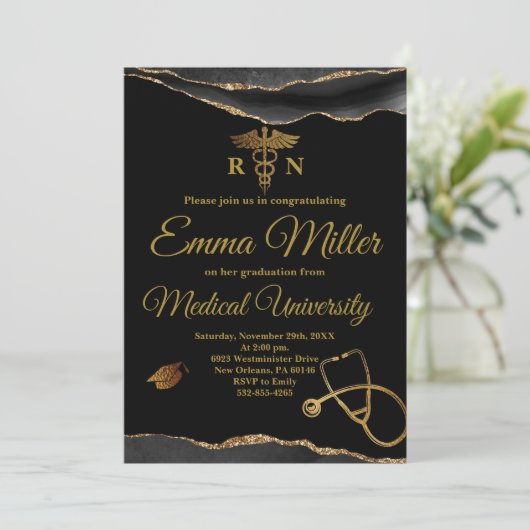 Abschluss der Medizinischen Universität Schwarz un Einladung (Stehend Vorderseite)