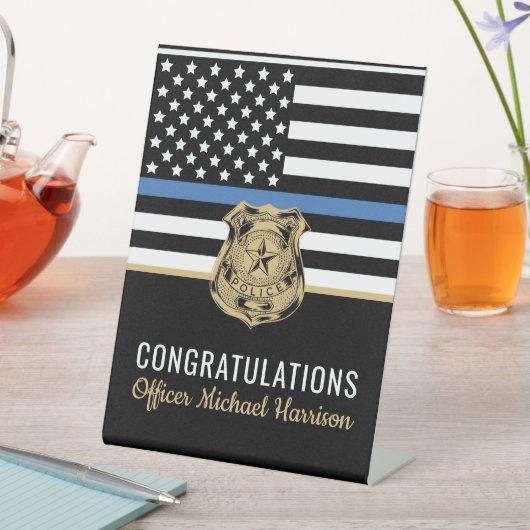 Abschluss der Polizeiakademie Herzlichen Glückwuns Sockelschild (In Situ)