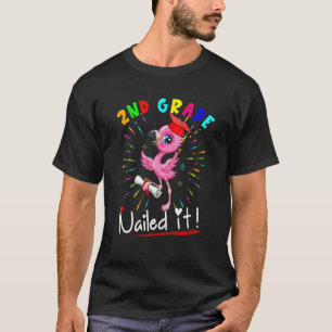 Abschluss der zweiten Klasse nails It Flamingo Stu T-Shirt