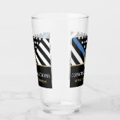 Abschluss des Polizeibeamten für Strafverfolgung Glas (Rechts)