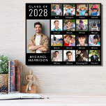 Abschluss durch die Jahre 17 Foto Schwarz Künstlicher Leinwanddruck<br><div class="desc">Schwarzer Abschluss Sake Imitate Leinwand mit einer 17 Foto Collage des Absolventen durch ihre Schuljahre und ihren Namen in einer modernen weißen Typografie. Fügen Sie unter jedem Foto Ihre personalisierten Untertitel hinzu.</div>