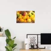 Abschluss eines Korbbildes mit Früchten Poster (Heimbüro)