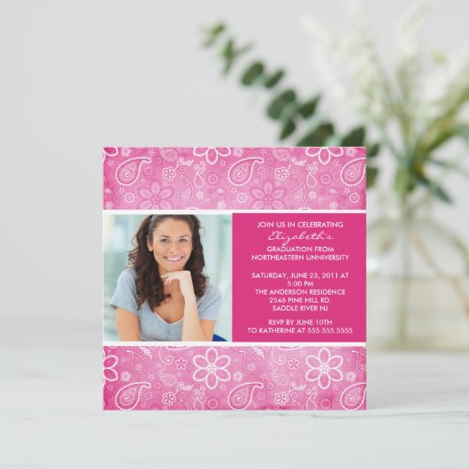 Abschluss Einladung mit Foto Pink Paisley (Stehend Vorderseite)