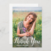 Abschluss Elegantes White Script Foto Dankeskarte (Vorne/Hinten)
