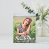 Abschluss Elegantes White Script Foto Postkarte (Stehend Vorderseite)