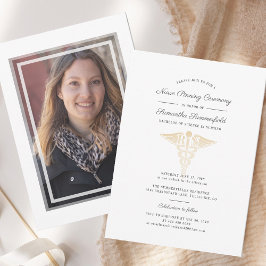 Abschluss Foto 2025 Zeremonie zur Pflege von Krank Einladung