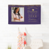 Abschluss Foto Gold Glam Script Grad Cap Lila Banner (Insitu)