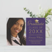 Abschluss Foto Lila Gold Grad Cap Script 2023 Ankündigung (Stehend Vorderseite)